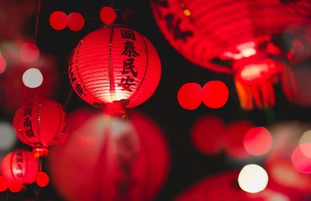 向著2022，我們?cè)俪霭l(fā)！