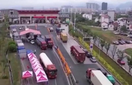 物流保通保暢 “即采即走即追” 全力打通“大動(dòng)脈”