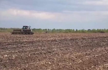 黑龍江黑河：全程跟蹤 技術(shù)支持 確保大豆擴(kuò)種增產(chǎn)