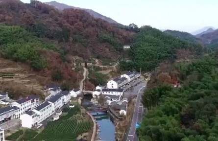 “中國(guó)這十年”系列主題新聞發(fā)布會(huì)舉行 全國(guó)農(nóng)村人居環(huán)境明顯改善