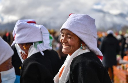 走，去看青藏高原春耕現(xiàn)場