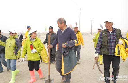 敢教黃沙換春裳——院士帶志愿者團(tuán)隊十一載植綠塔克拉瑪干沙漠