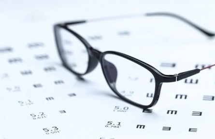 辟謠|近視度數(shù)較低的人可以不常戴眼鏡？