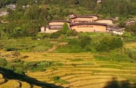 特色賞秋帶動(dòng)旅游市場持續(xù)火熱